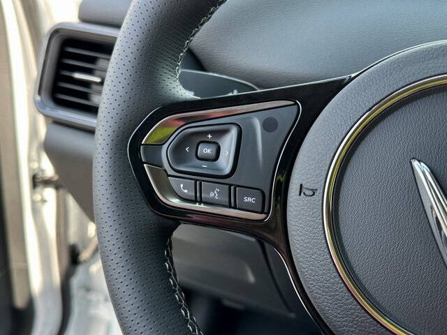 2025 VinFast VF8 Eco