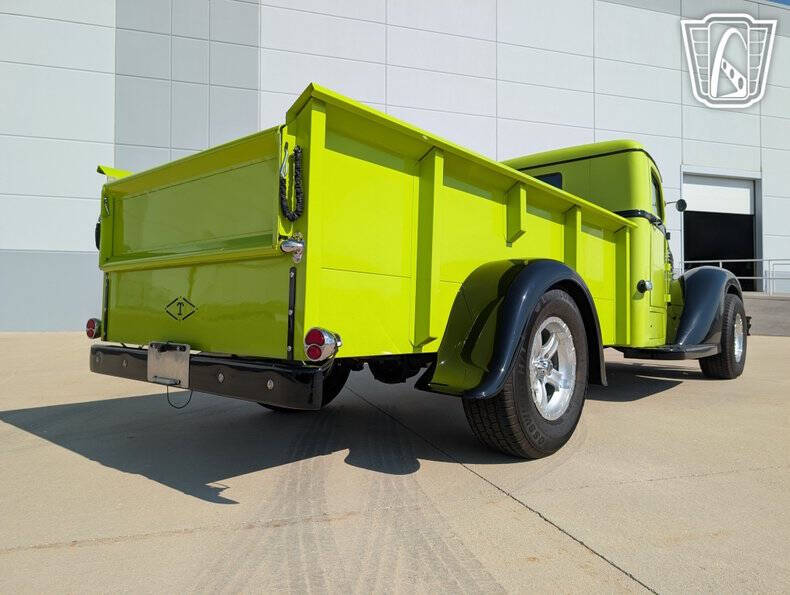 1945 Diamond T 509
