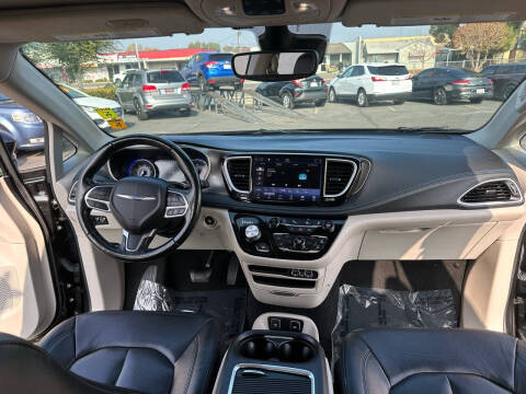 2021 Chrysler Pacifica Touring L