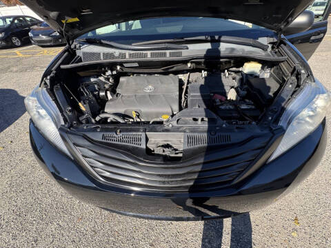 2015 Toyota Sienna L 7-Passenger