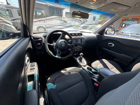 2017 Kia Soul +