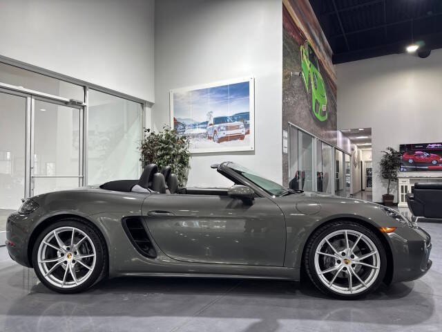 2021 Porsche 718 Boxster