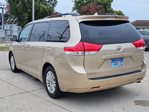 2011 Toyota Sienna XLE 8-Passenger