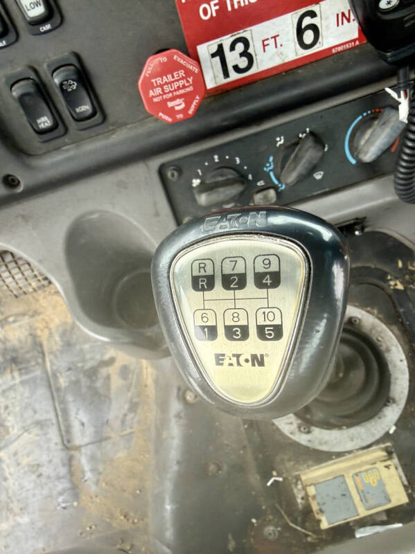 2012 Freightliner M2 106
