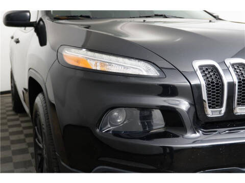 2016 Jeep Cherokee Sport