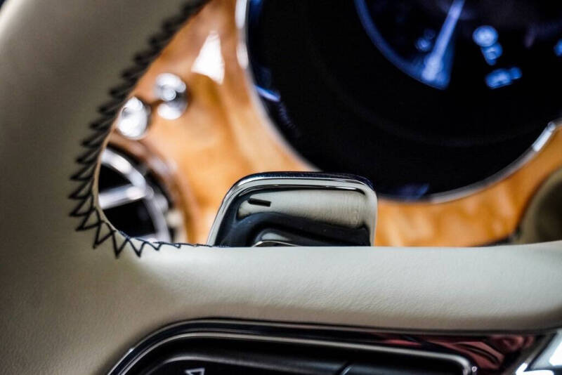 2023 Bentley Bentayga Azure V8