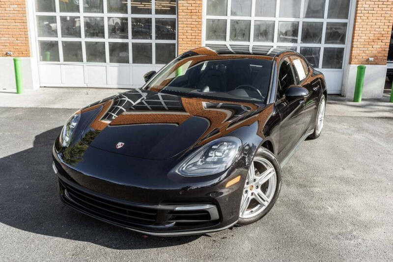 2018 Porsche Panamera 4