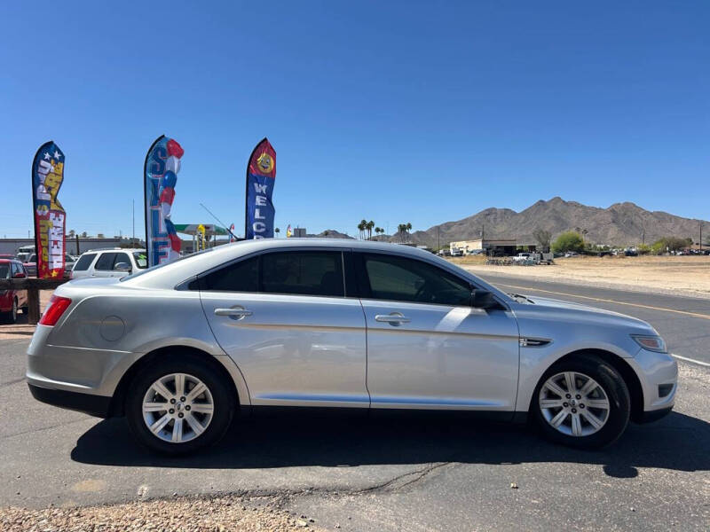 2011 Ford Taurus SE