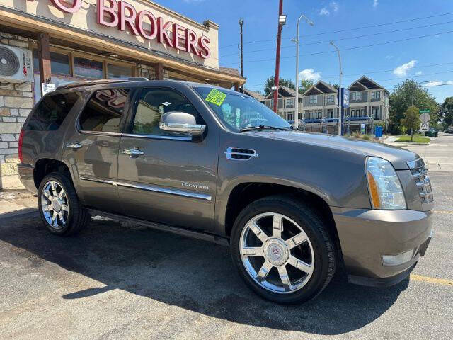 2012 Cadillac Escalade Luxury's photo