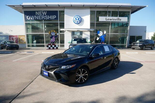 2020 Toyota Camry SE