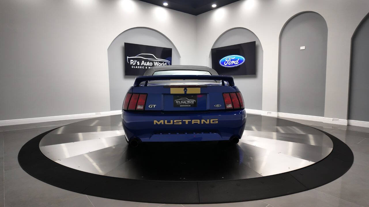 2004 Ford Mustang 31