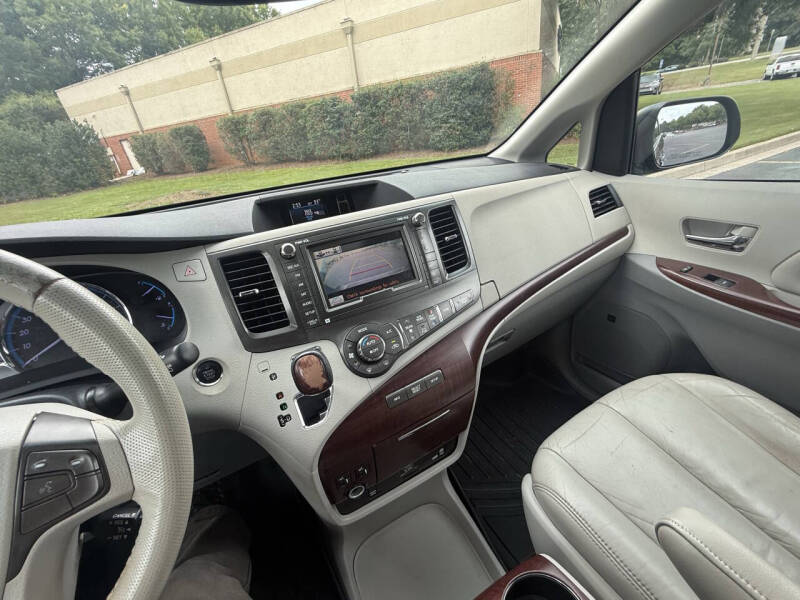 2011 Toyota Sienna XLE 8-Passenger