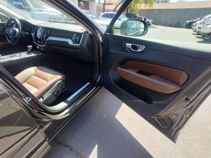 2018 Volvo XC60 T5 Momentum