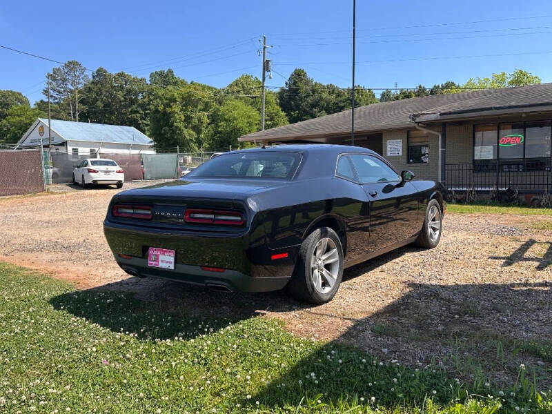 2017 Dodge Challenger SXT