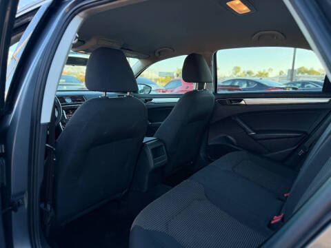 2016 Volkswagen Passat 1.8T S