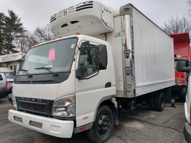 2005 Mitsubishi Fuso FE85D for sale at Drive Deleon in Yonkers NY