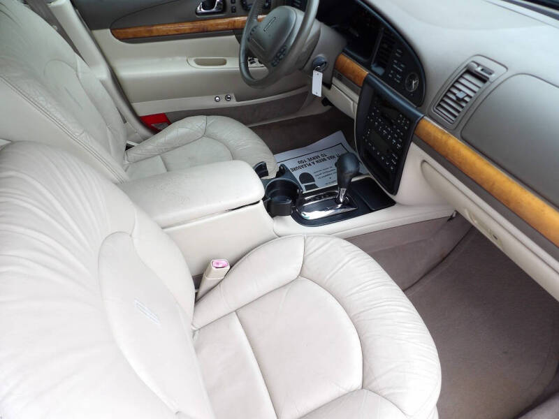 2002 Lincoln Continental