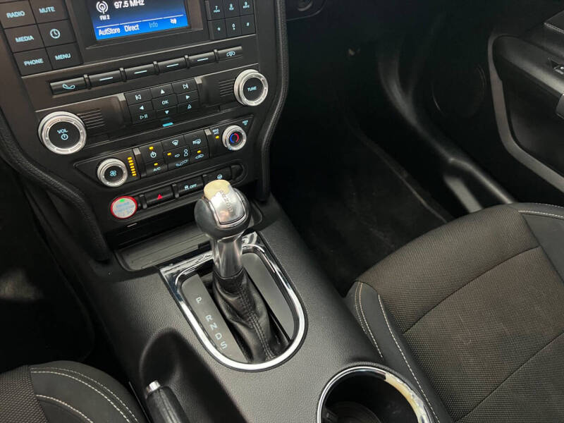 2017 Ford Mustang V6