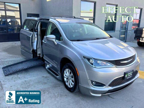 2017 Chrysler Pacifica for sale at Effect Auto in Omaha NE