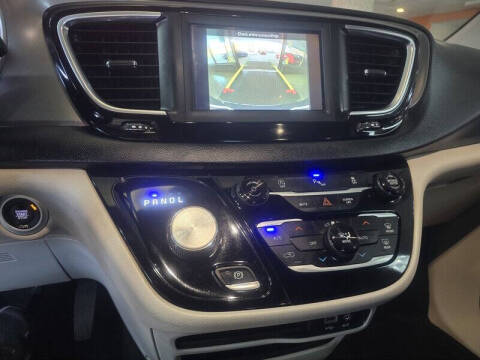 2020 Chrysler Pacifica Touring L