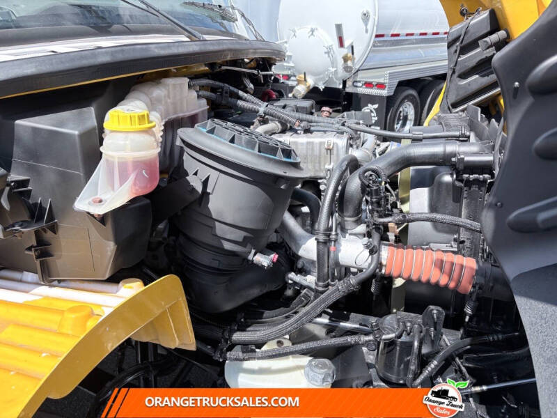 2020 Freightliner M2 106