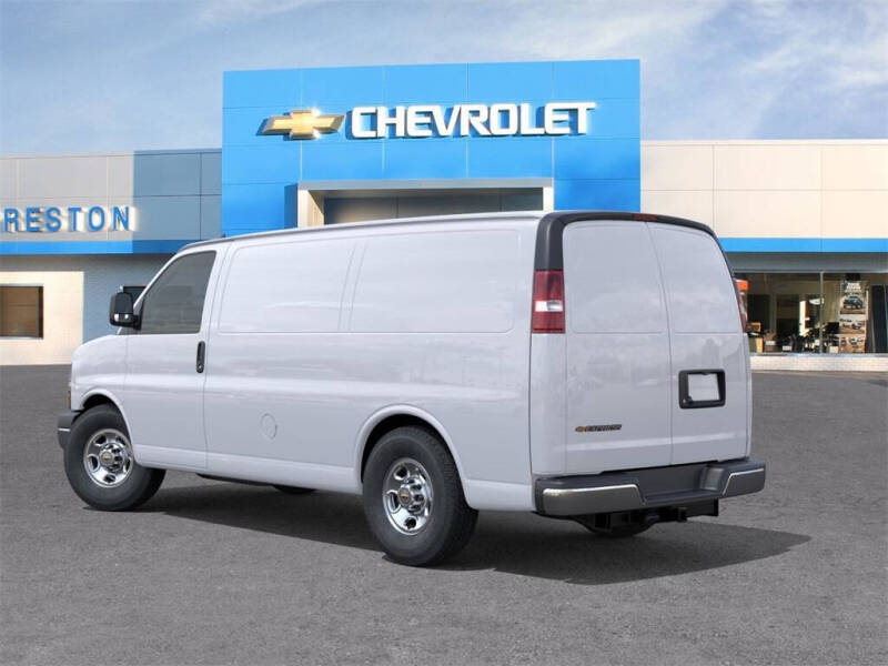 2025 Chevrolet Express 2500