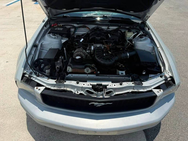2006 Ford Mustang V6 Standard