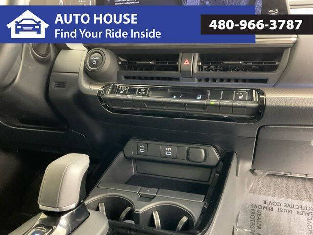 2025 Toyota Prius XLE