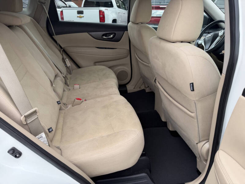 2016 Nissan Rogue SV