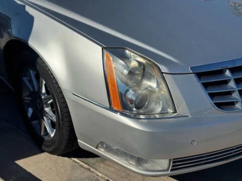 2011 Cadillac DTS Luxury Collection