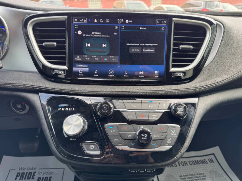 2023 Chrysler Pacifica Touring L
