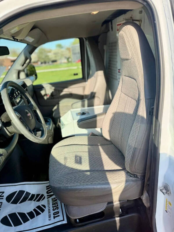 2017 GMC Savana 2500
