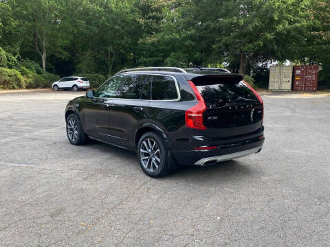 2018 Volvo XC90 T6 Momentum
