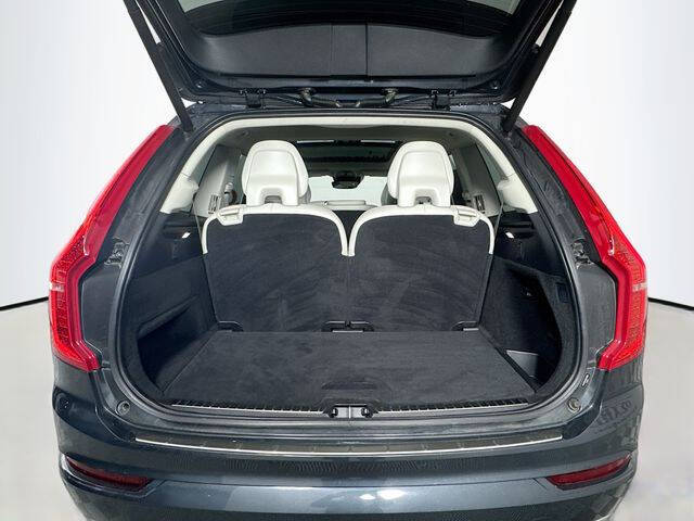 2021 Volvo XC90 T6 Momentum 7-Passenger