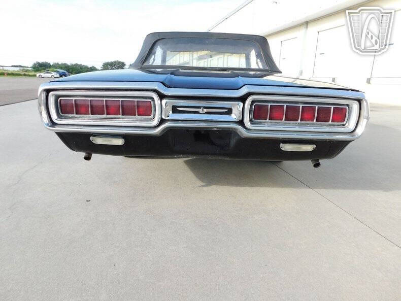 1965 Ford Thunderbird