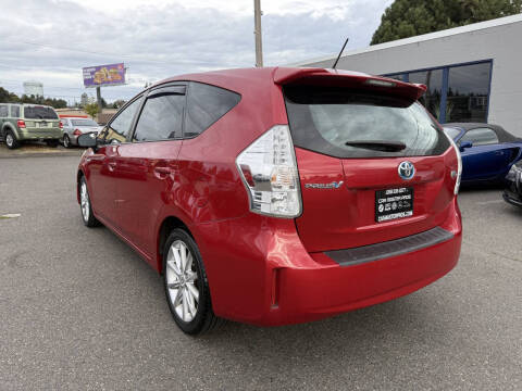 2013 Toyota Prius v Five