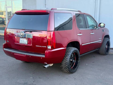 2011 Cadillac Escalade Premium