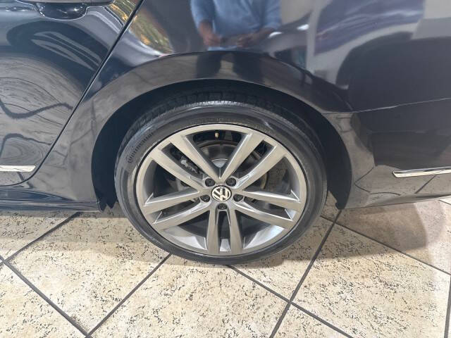 2017 Volkswagen Passat 1.8T R-Line