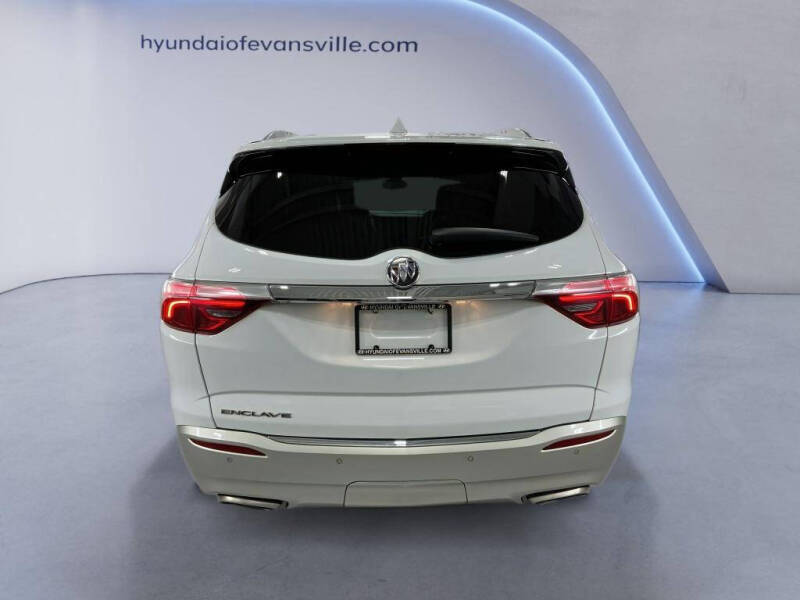 2022 Buick Enclave Essence