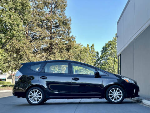 2012 Toyota Prius v Five