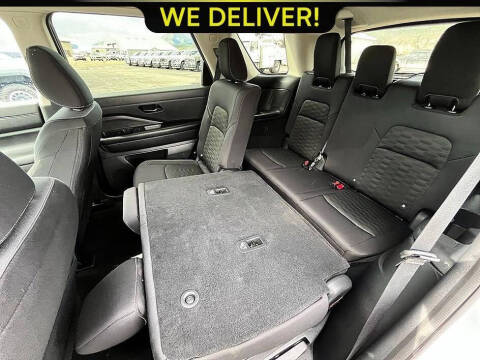 2025 Nissan Pathfinder SV