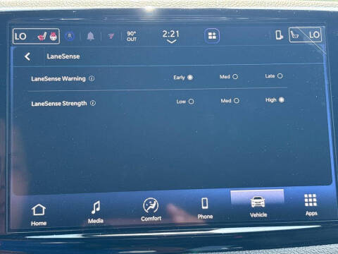2027 Chrysler Pacifica Select