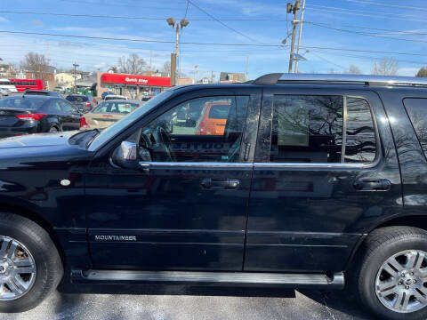 2008 Mercury Mountaineer for sale at Auto Outlet of Trenton in Trenton NJ