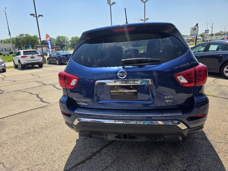 2017 Nissan Pathfinder SL