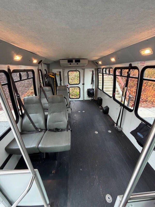 2012 Ford E-Series E-350 SD