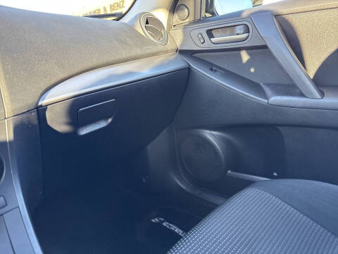 2013 Mazda MAZDA3 i Touring