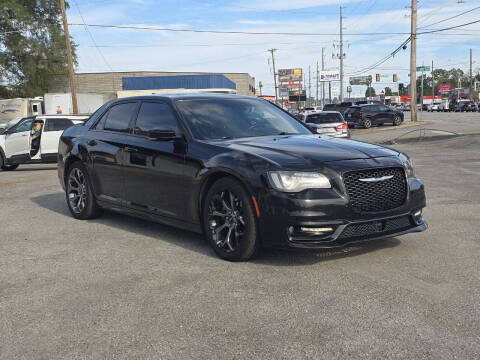 2018 Chrysler 300 S