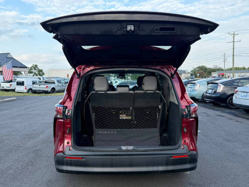 2021 Toyota Sienna LE 8-Passenger