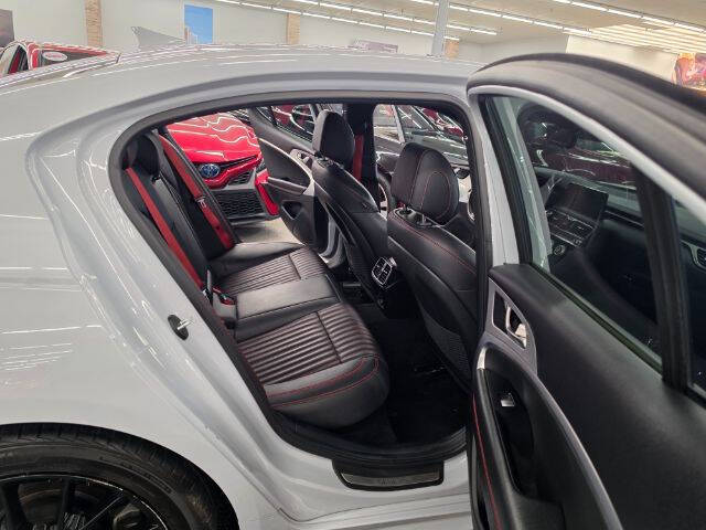 2022 Genesis G70