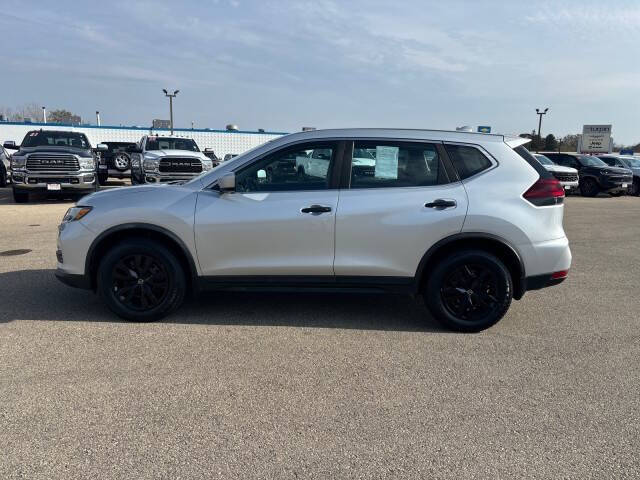 Used 2020 Nissan Rogue S with VIN KNMAT2MV8LP521976 for sale in Dubuque, IA